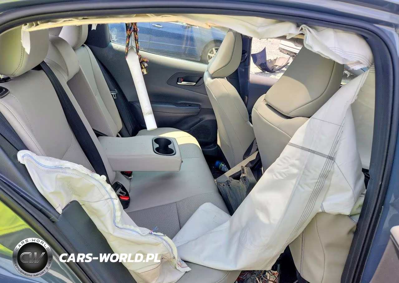 2024 Toyota Prius Limited VIN:JTDACAAU3R3036716 - 10