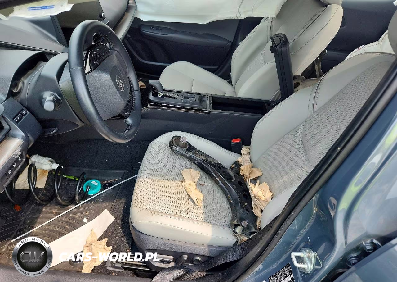 2024 Toyota Prius Limited VIN:JTDACAAU3R3036716 - 7