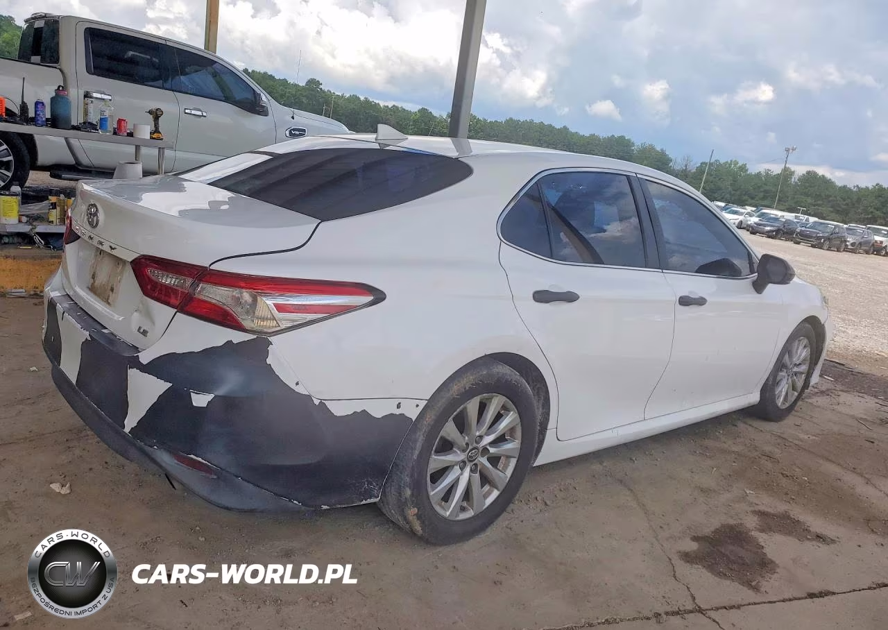 2019 Toyota Camry Le VIN:4T1B11HK1KU790143 - 3