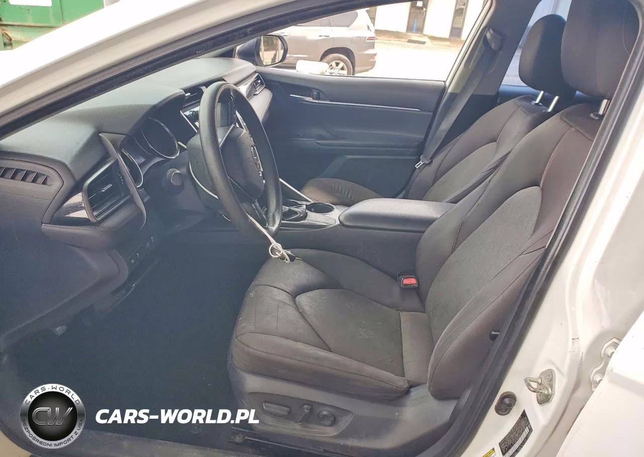 2019 Toyota Camry Le VIN:4T1B11HK1KU790143 - 7