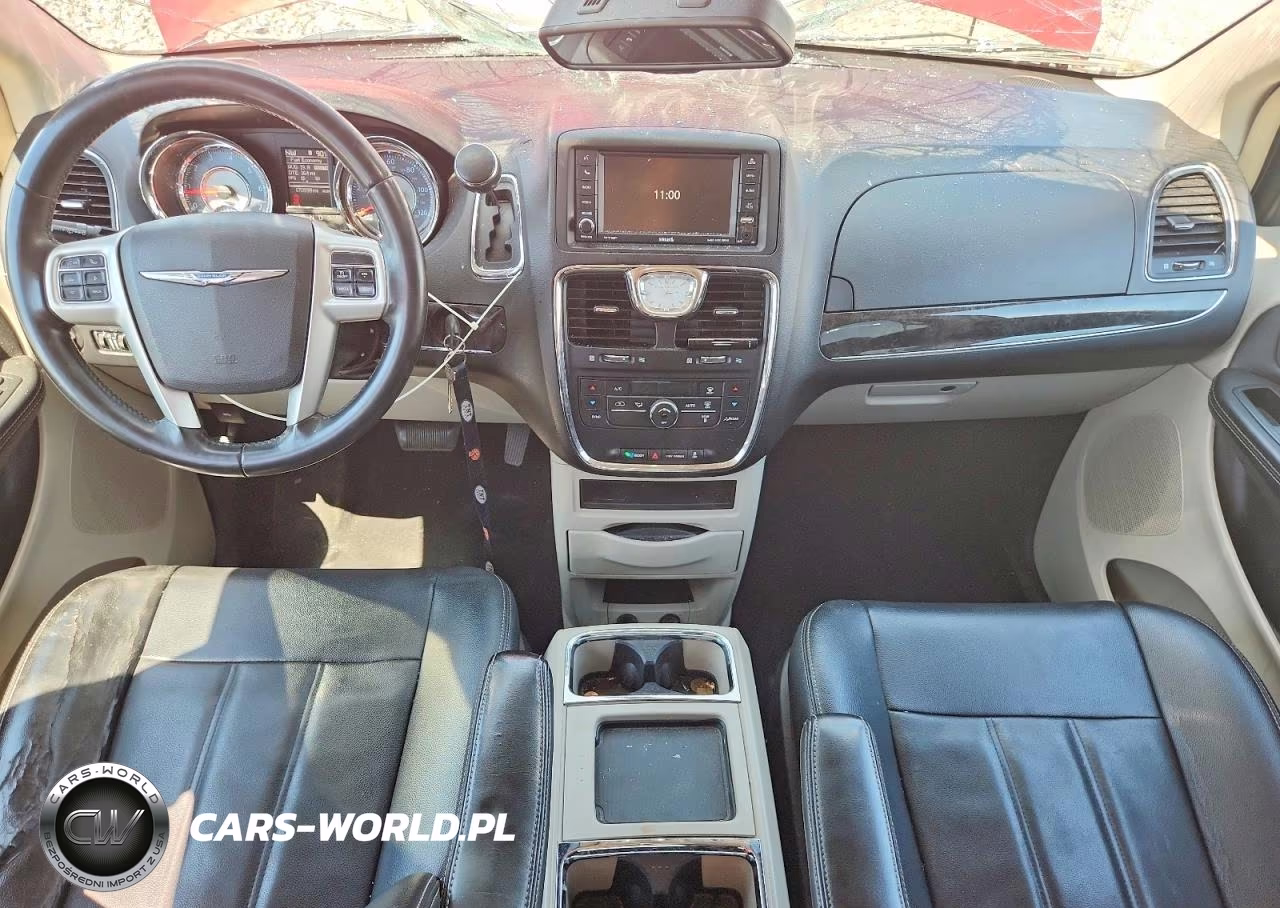2014 Chrysler Town & Country Touring VIN:2C4RC1BGXER447463 - 8