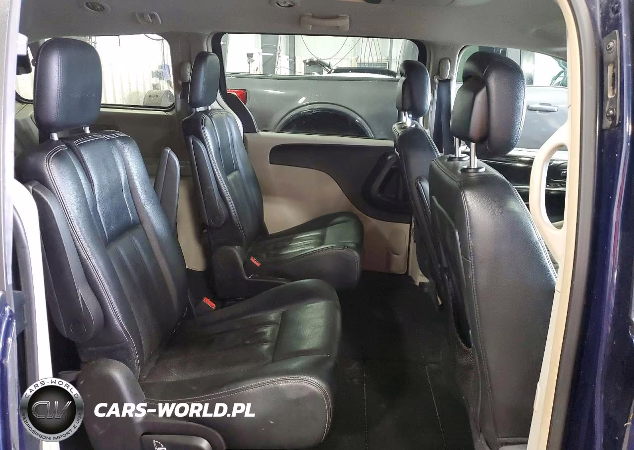 2012 Chrysler Town & Country Touring VIN:2C4RC1BG0CR245891 - 11