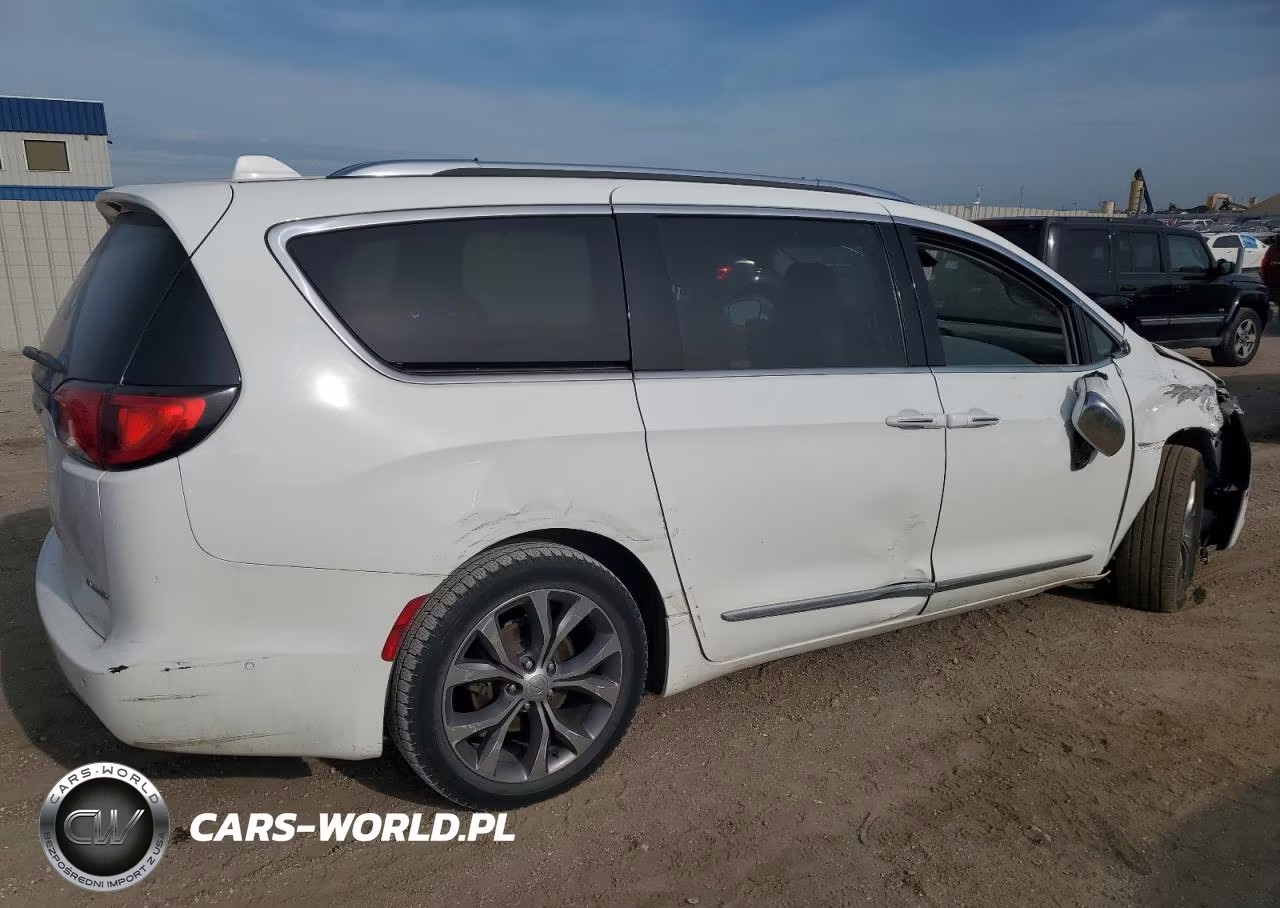 2017 Chrysler Pacifica Limited VIN:2C4RC1GG1HR507854 - 3