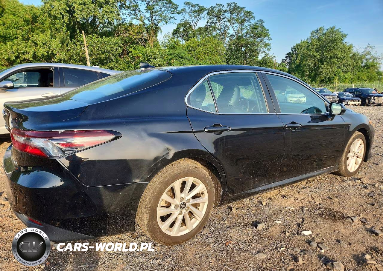 2021 Toyota Camry Le VIN:4T1C11AK0MU468014 - 3