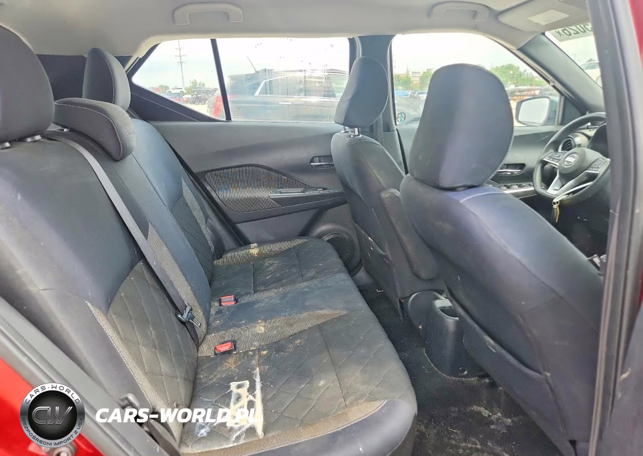 2018 Nissan Kicks S VIN:3N1CP5CU8JL512472 - 10