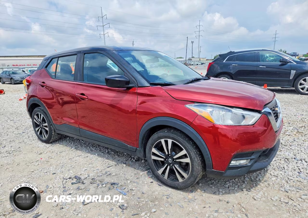 2018 Nissan Kicks S VIN:3N1CP5CU8JL512472 - 4