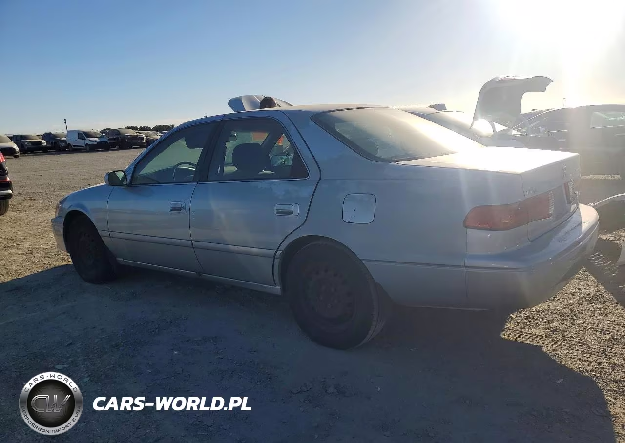 2001 Toyota Camry Le VIN:JT2BG22KX10564960 - 2