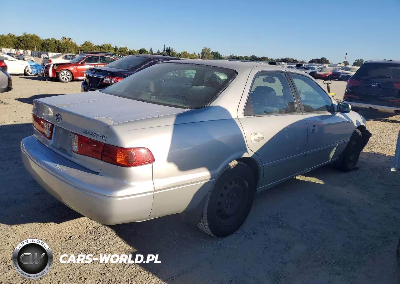 2001 Toyota Camry Le VIN:JT2BG22KX10564960 - 3
