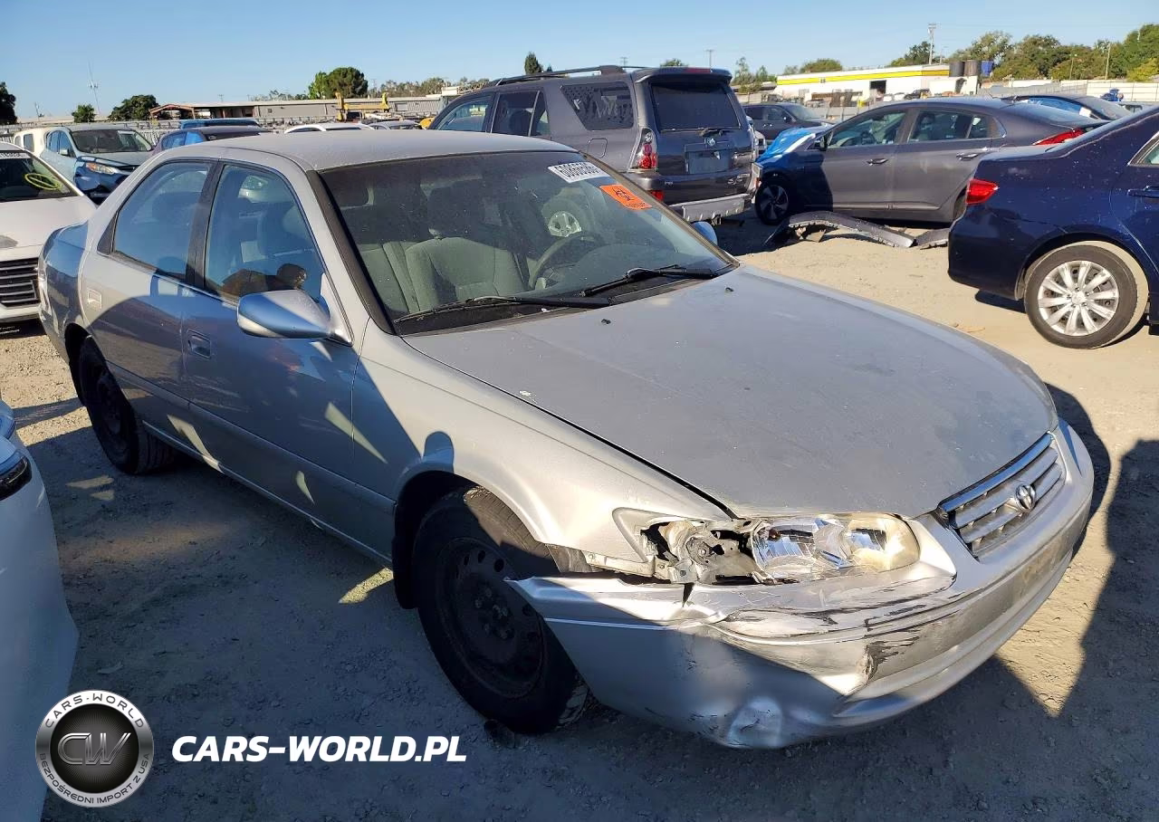 2001 Toyota Camry Le VIN:JT2BG22KX10564960 - 4