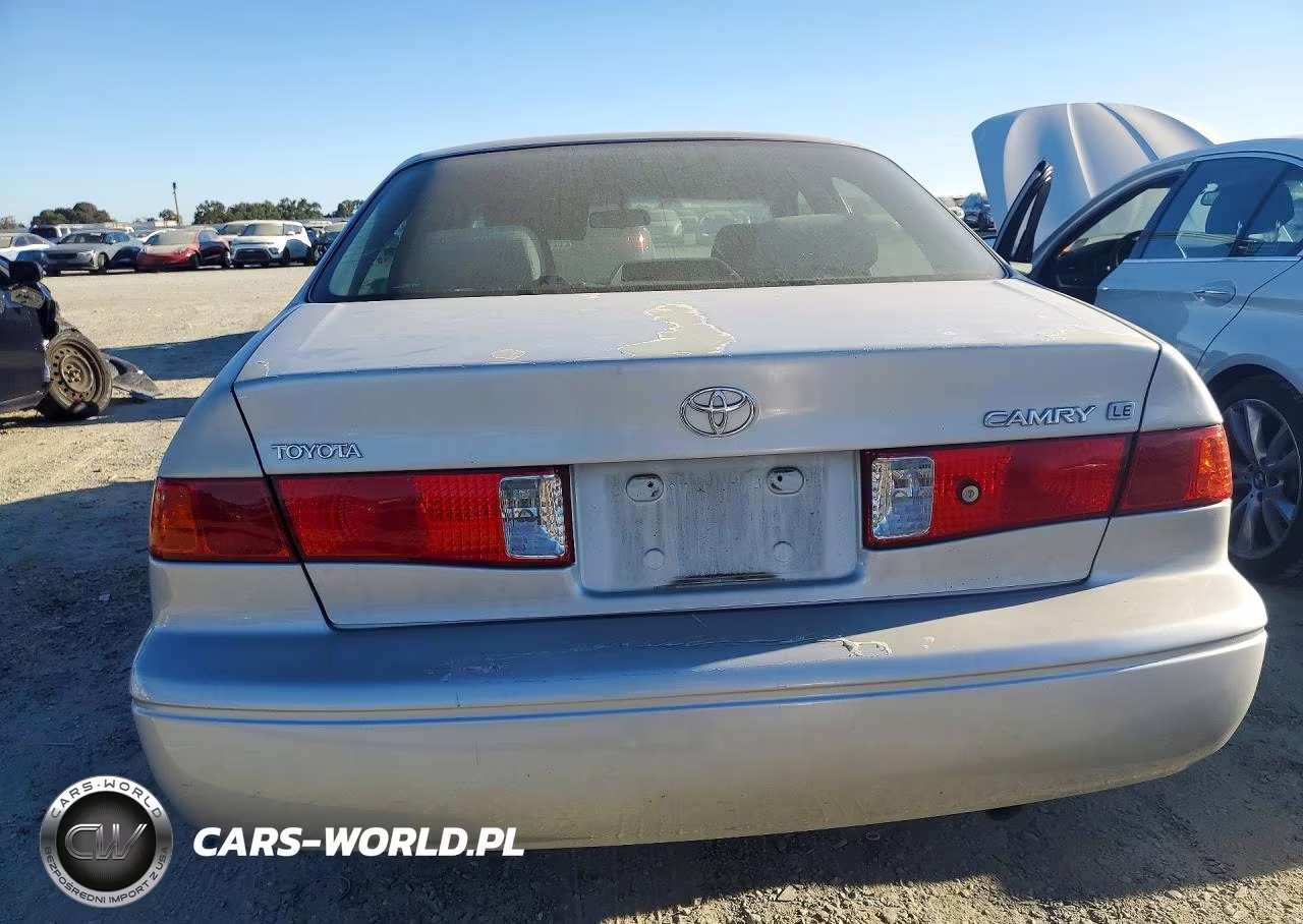 2001 Toyota Camry Le VIN:JT2BG22KX10564960 - 6