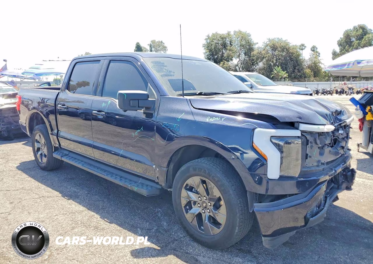 2024 Ford F150 Lightning Xlt VIN:1FT6W3L79RWG11593 - 4