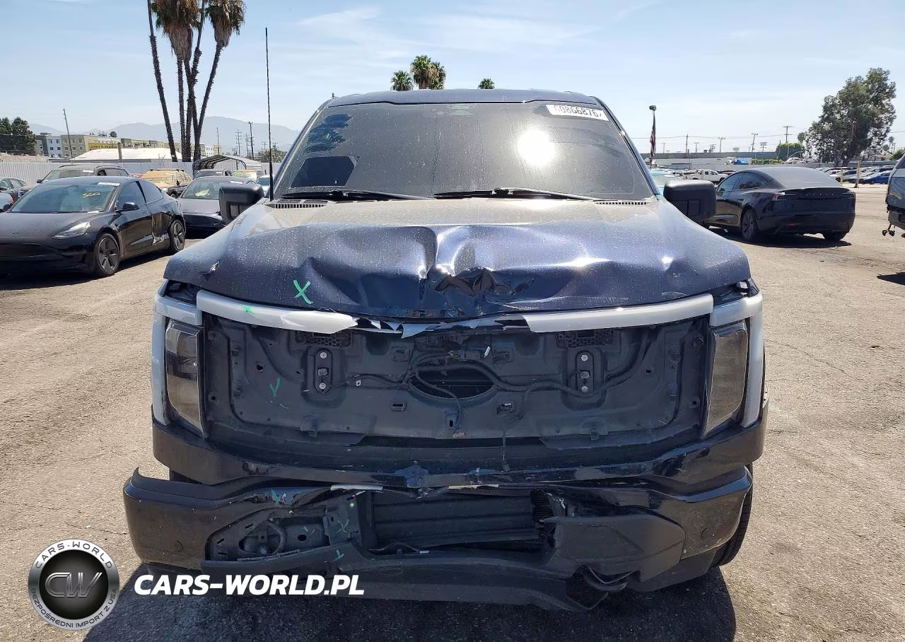 2024 Ford F150 Lightning Xlt VIN:1FT6W3L79RWG11593 - 5
