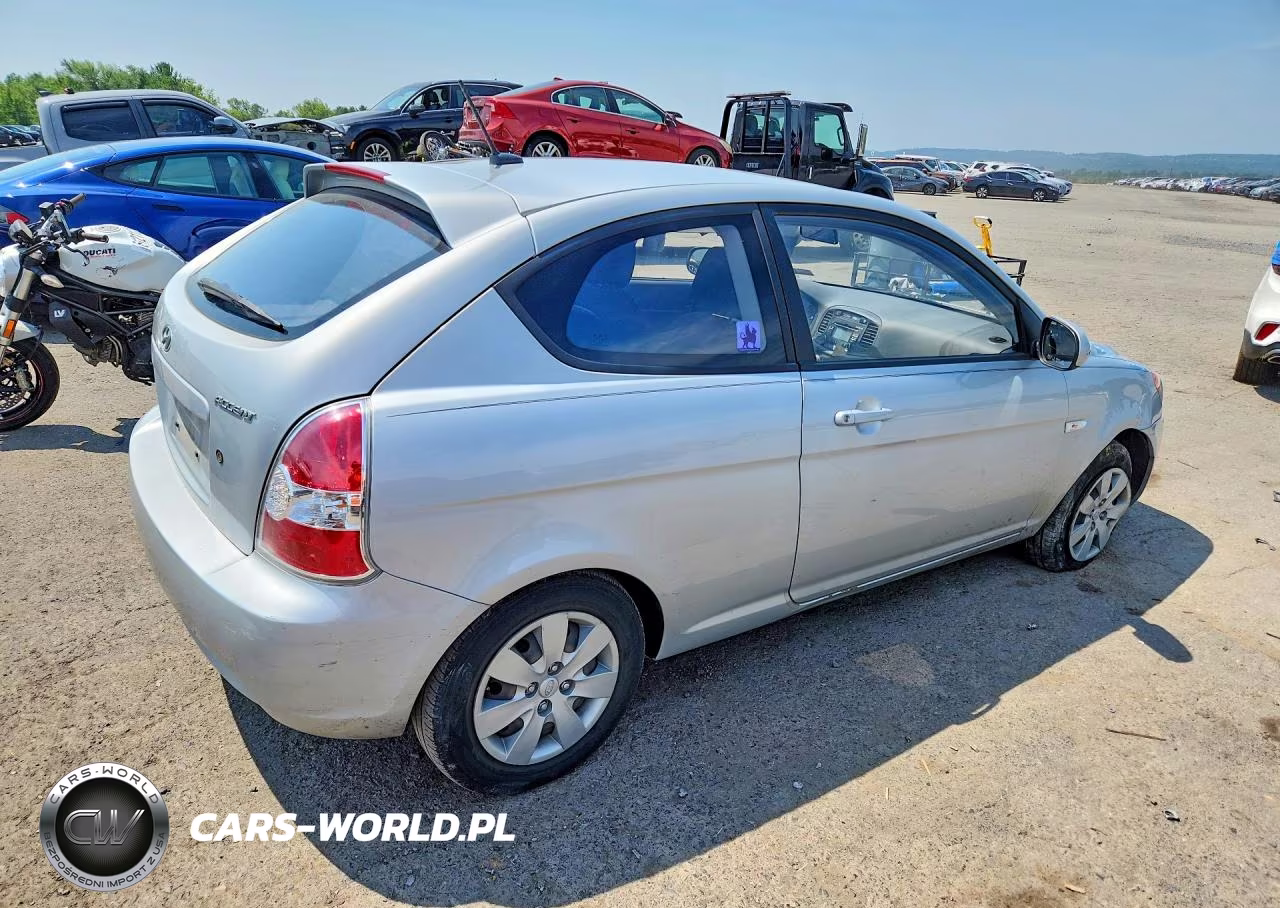 2010 Hyundai Accent Gs VIN:KMHCM3AC2AU165503 - 3
