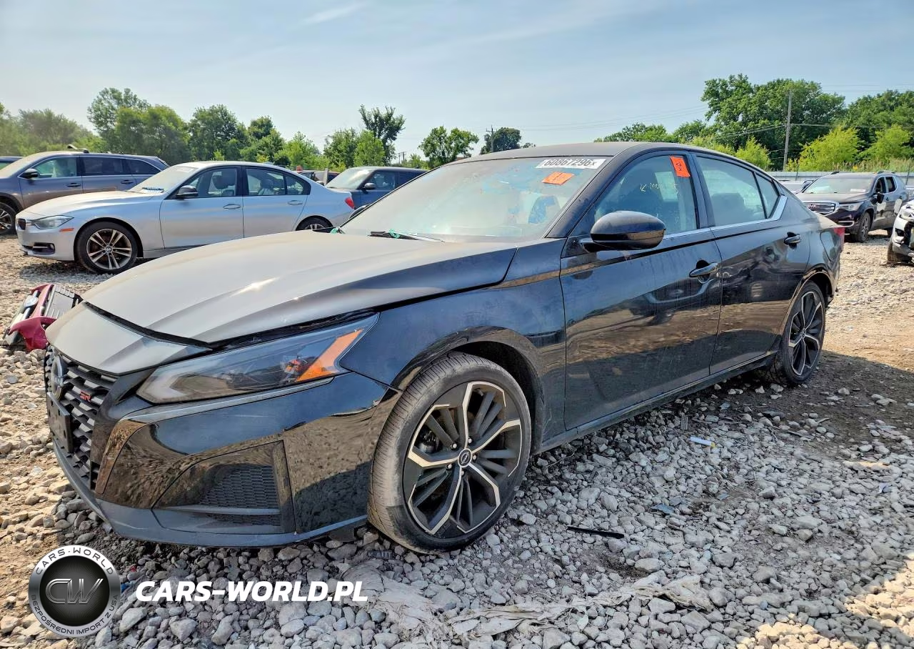 2023 Nissan Altima Sr – zdjęcie 1 z 12