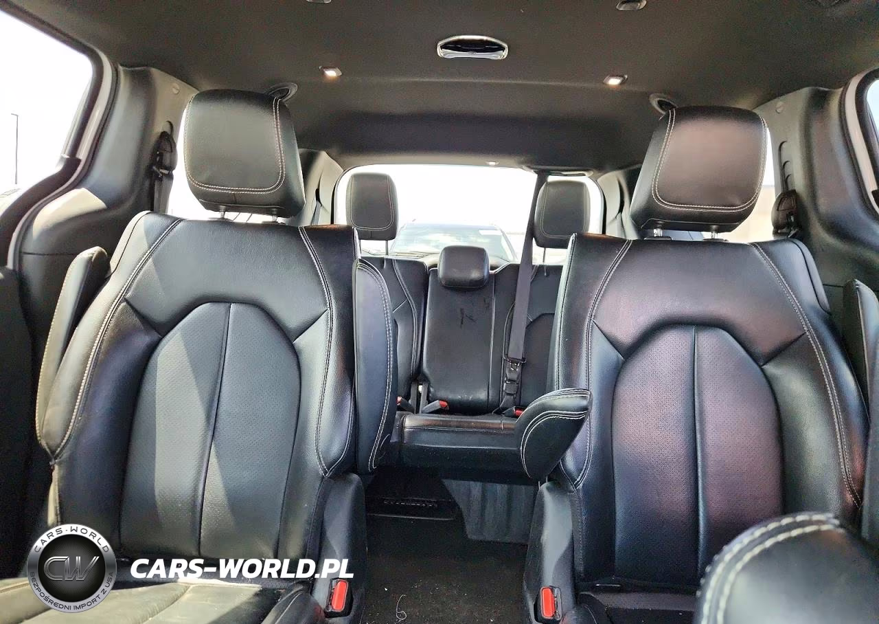 2022 Chrysler Pacifica Hybrid Touring L VIN:2C4RC1L7XNR199911 - 10