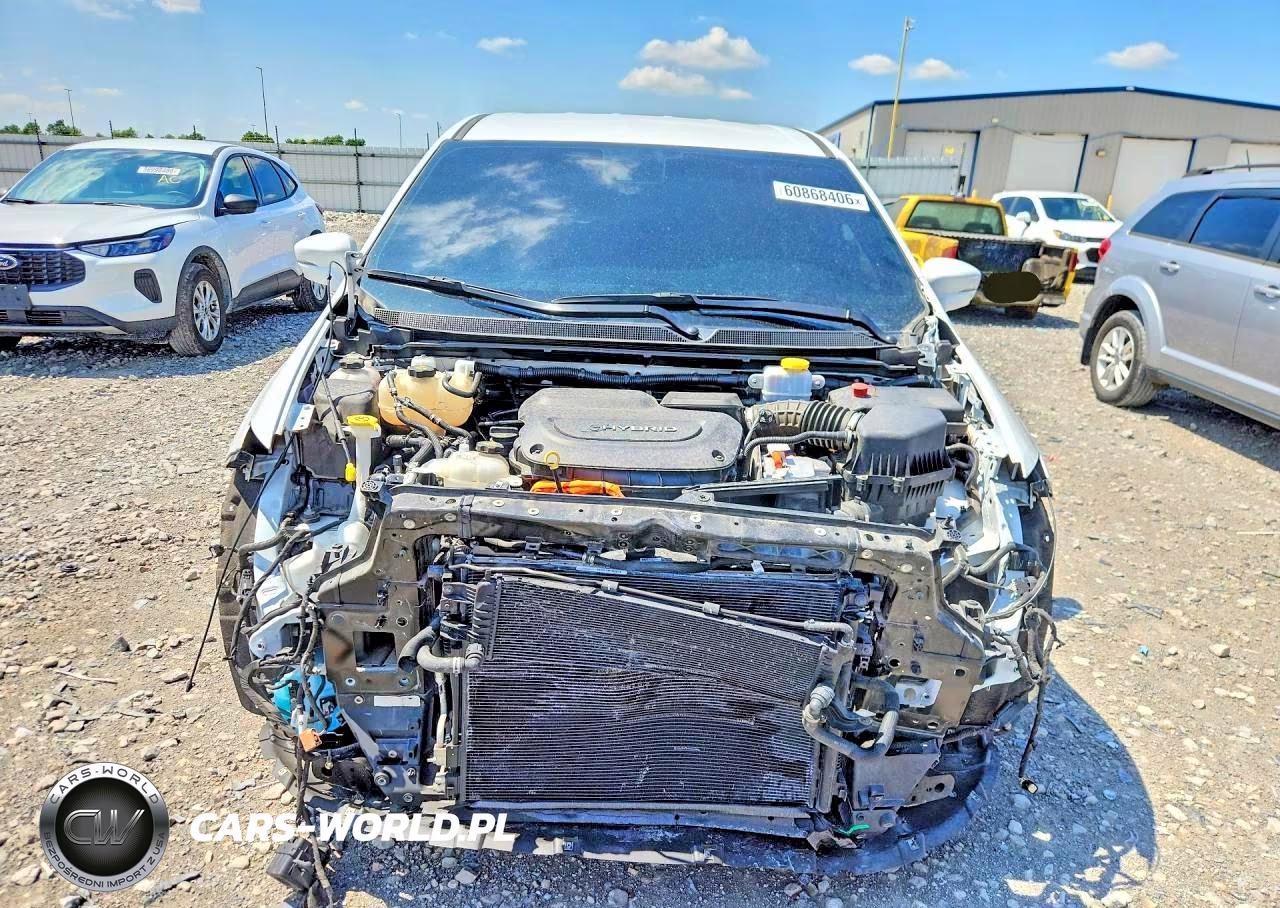 2022 Chrysler Pacifica Hybrid Touring L VIN:2C4RC1L7XNR199911 - 5