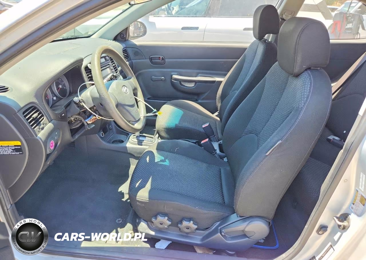2007 Hyundai Accent Gs VIN:KMHCM36C67U030302 - 7