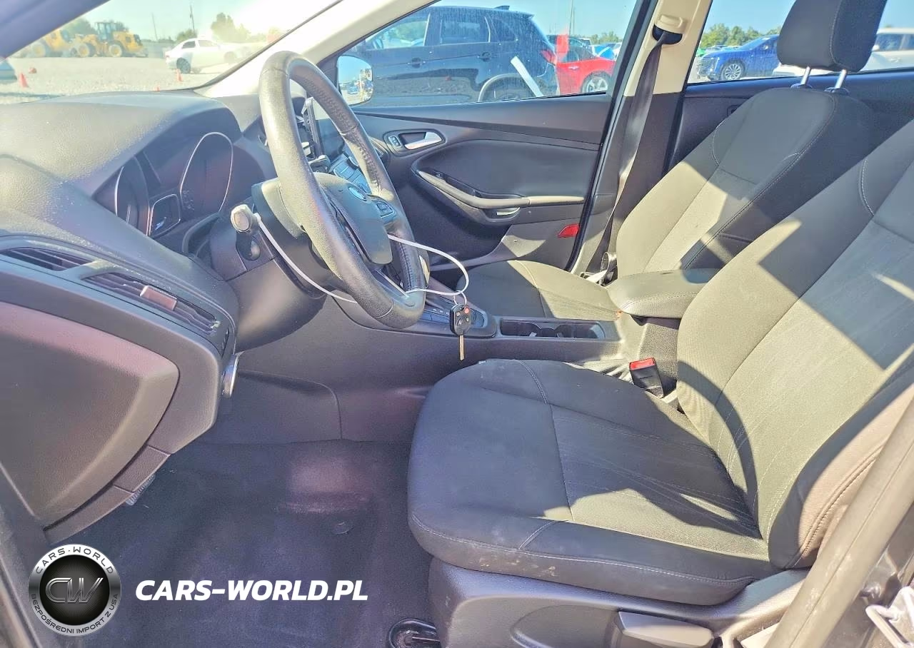 2017 Ford Focus Se VIN:1FADP3F22HL243090 - 7