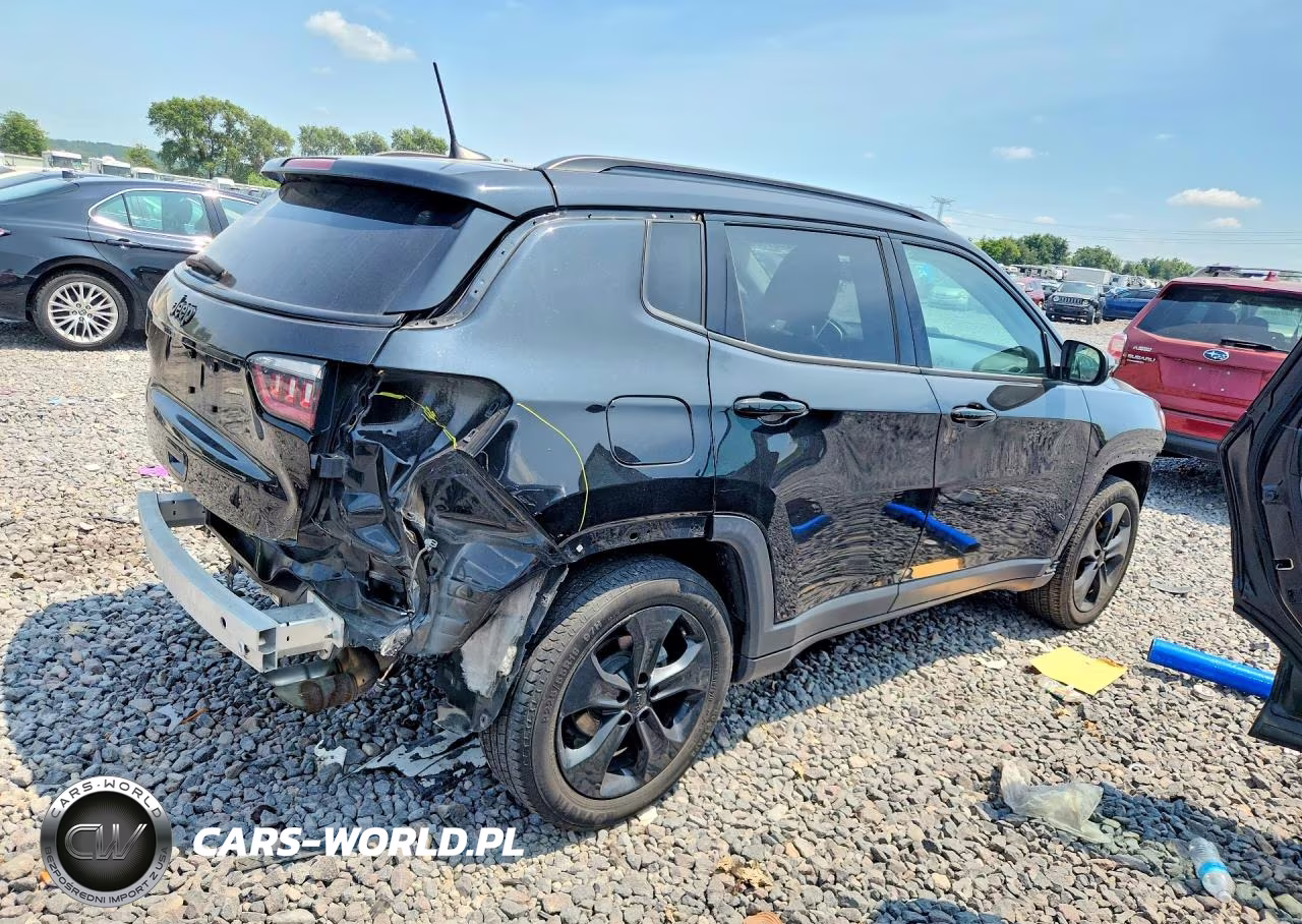 2019 Jeep Compass Latitude VIN:3C4NJCBB7KT726706 - 3