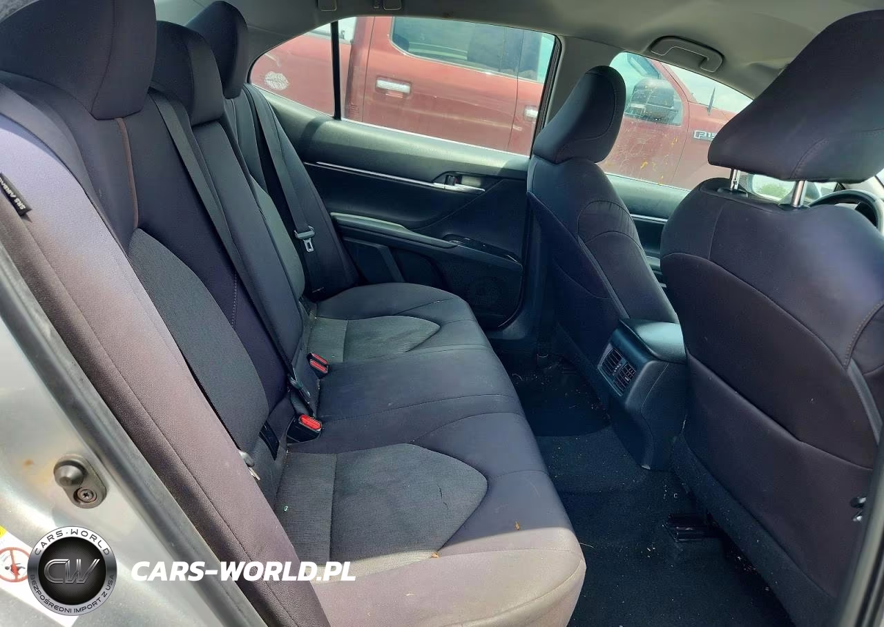 2018 Toyota Camry Le VIN:4T1B11HK7JU546155 - 10
