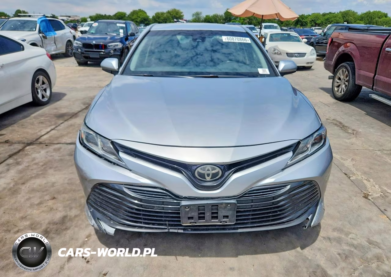 2018 Toyota Camry Le VIN:4T1B11HK7JU546155 - 5