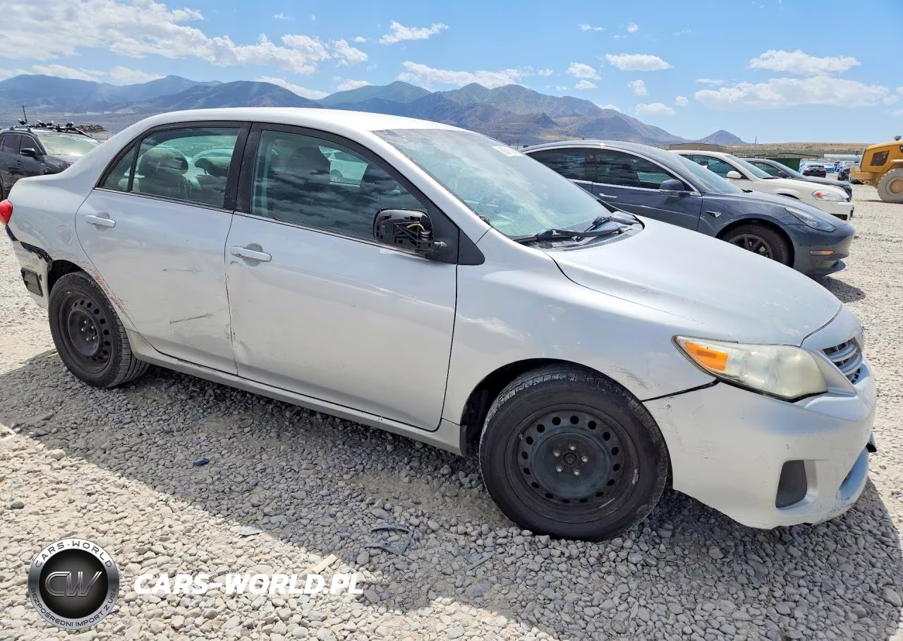 2013 Toyota Corolla Le VIN:5YFBU4EE8DP163242 - 4