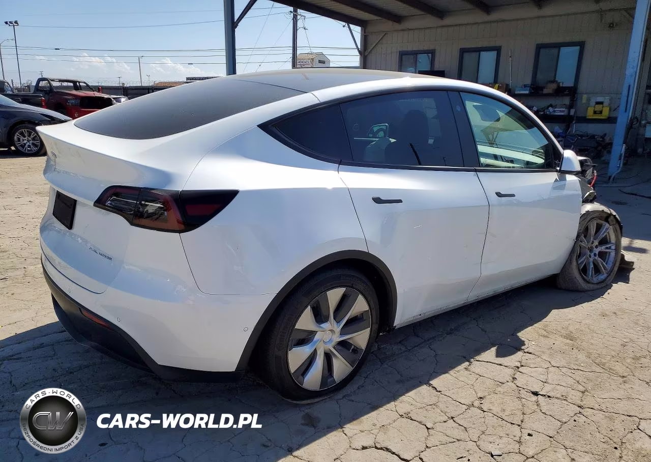 2021 Tesla Model Y VIN:5YJYGDEE9MF296928 - 3