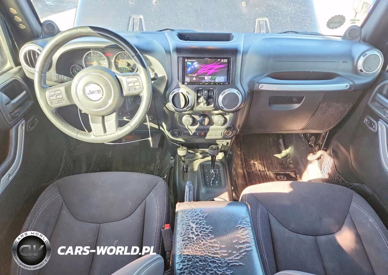 2014 Jeep Wrangler Unlimited Rubicon VIN:1C4HJWFG1EL118748 - 8