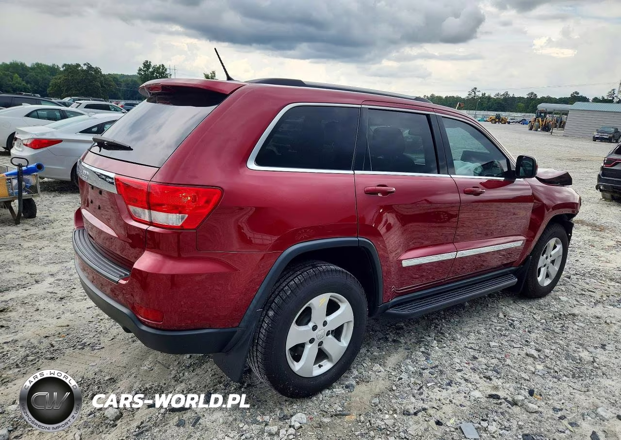 2013 Jeep Grand Cherokee Laredo VIN:1C4RJEAG8DC589073 - 3