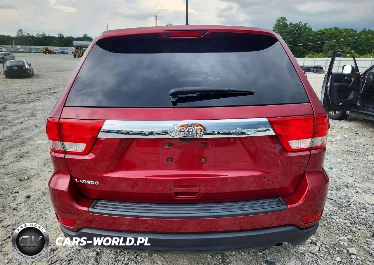 2013 Jeep Grand Cherokee Laredo VIN:1C4RJEAG8DC589073 - 6