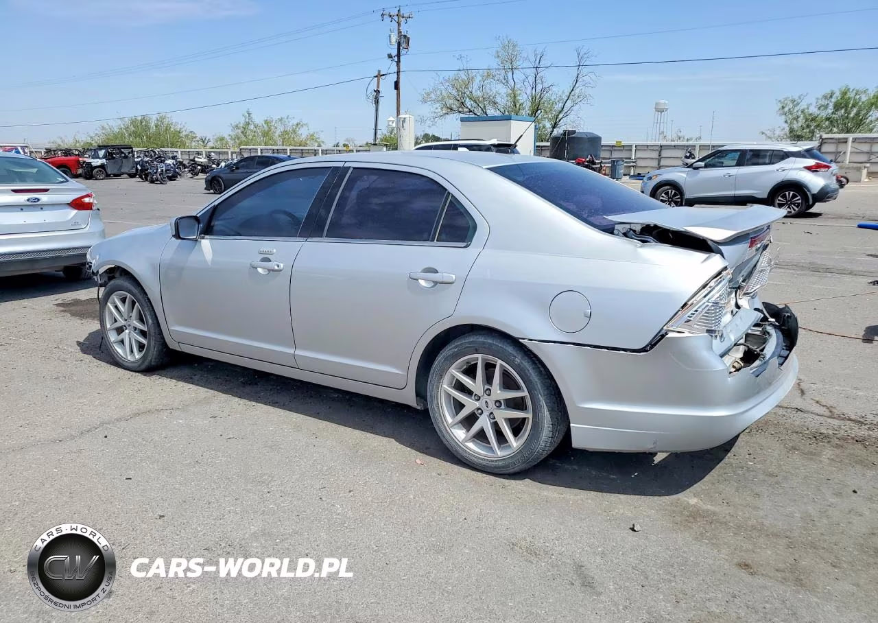 FORD FUSION VIN:3FAHP0JG1AR193082 - 2