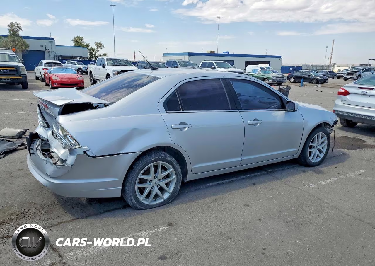 FORD FUSION VIN:3FAHP0JG1AR193082 - 3