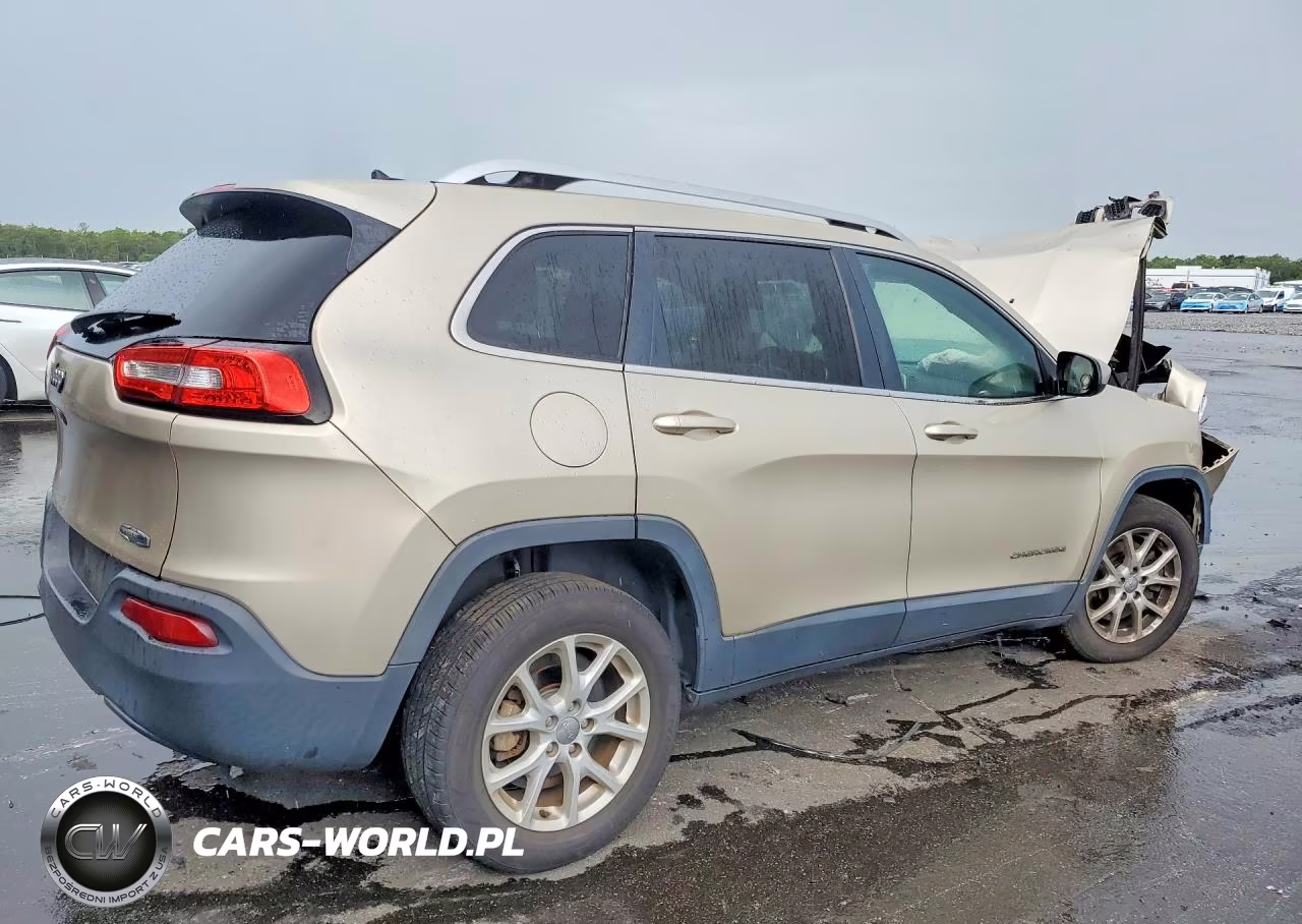 2015 Jeep Cherokee VIN:1C4PJLCB7FW590097 - 3