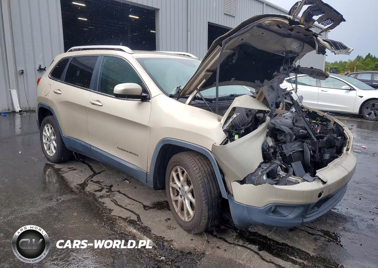 2015 Jeep Cherokee VIN:1C4PJLCB7FW590097 - 4