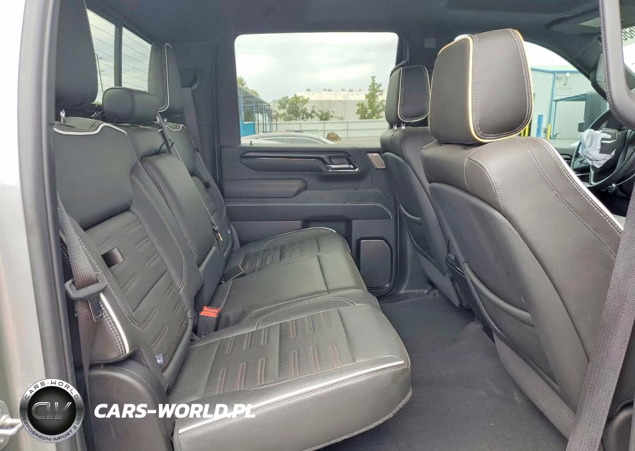 2025 GMC Sierra K2500 At4X VIN:1GT4UZEY8SF136143 - 10