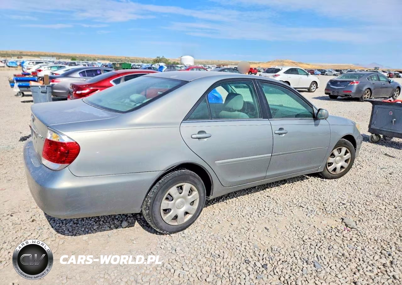 2005 Toyota Camry Le VIN:4T1BE32K55U525853 - 3