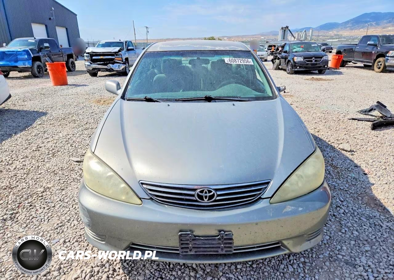 2005 Toyota Camry Le VIN:4T1BE32K55U525853 - 5