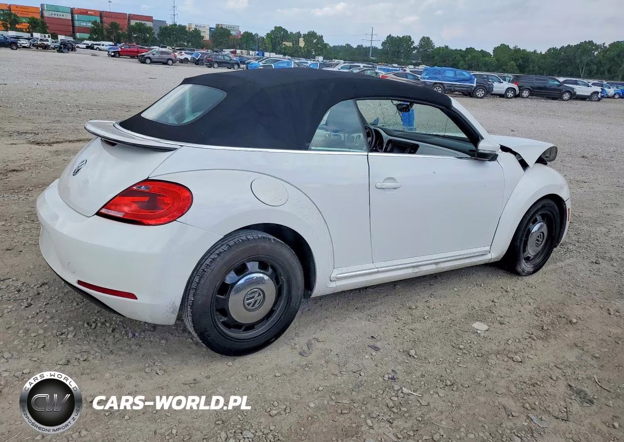 2013 Volkswagen Beetle VIN:3VW5X7AT2DM816839 - 3