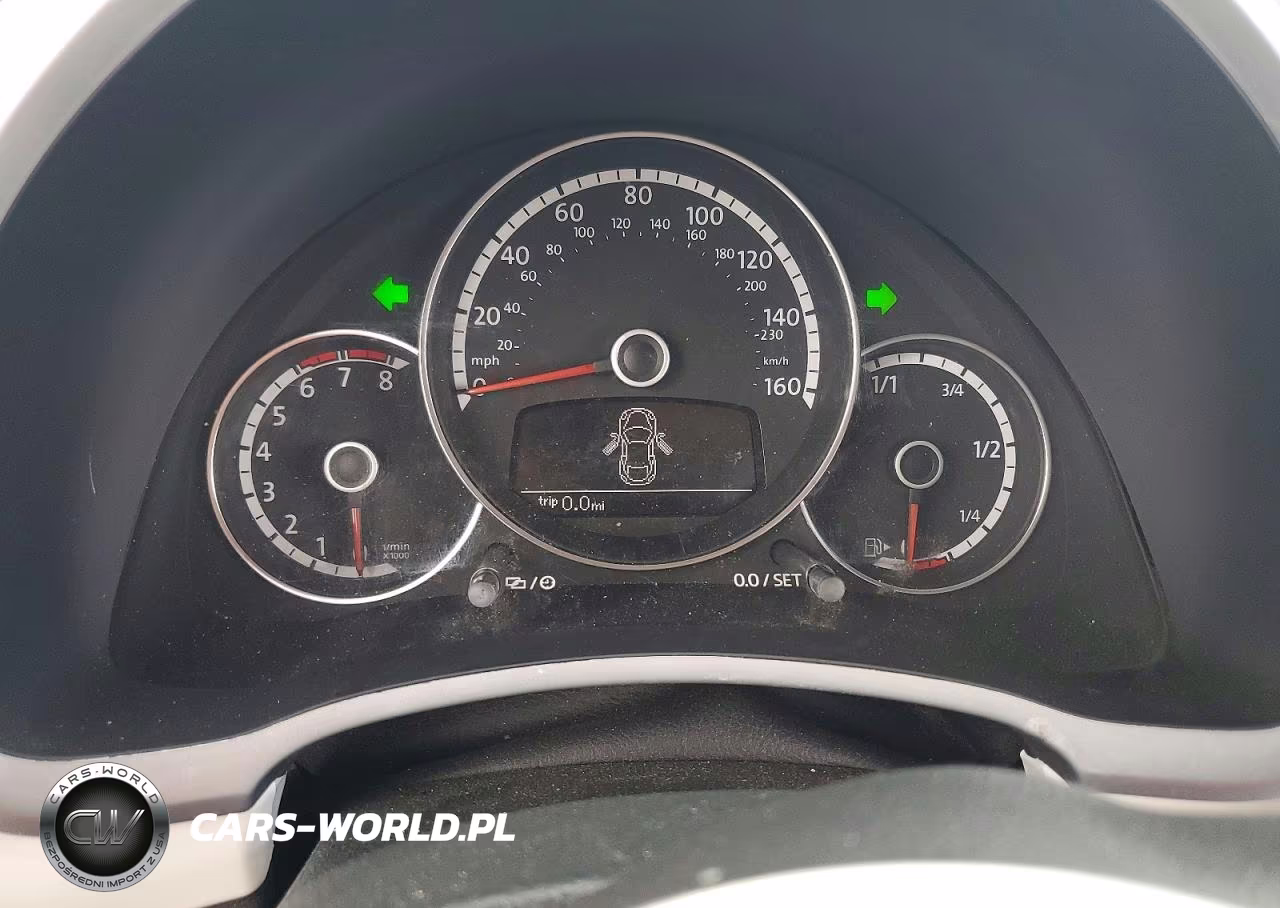 2013 Volkswagen Beetle VIN:3VW5X7AT2DM816839 - 9