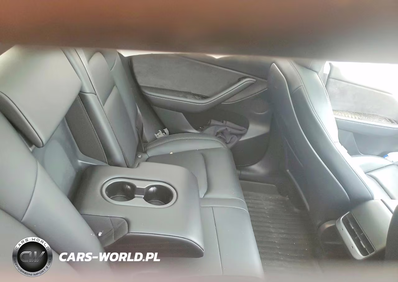 2021 Tesla Model Y VIN:5YJYGDEE3MF109201 - 10