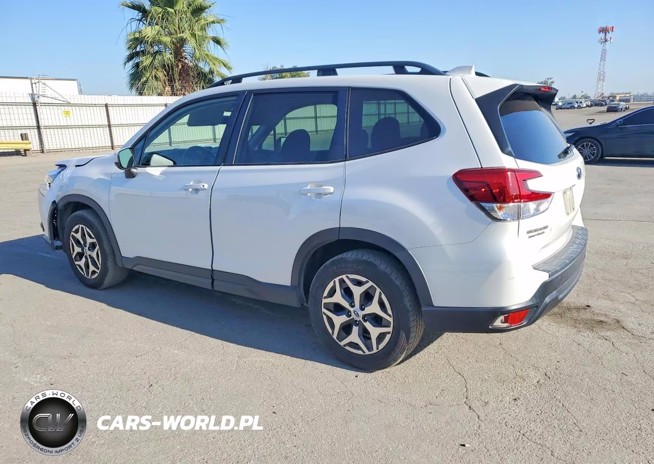 2022 Subaru Forester Premium VIN:JF2SKAEC0NH506515 - 2