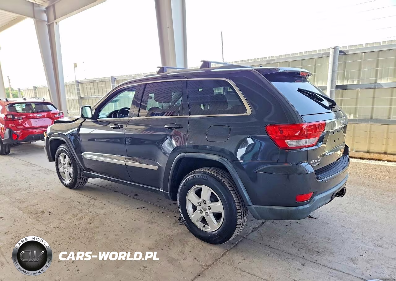 2011 Jeep Grand Cherokee Laredo VIN:1J4RR4GG2BC585425 - 2