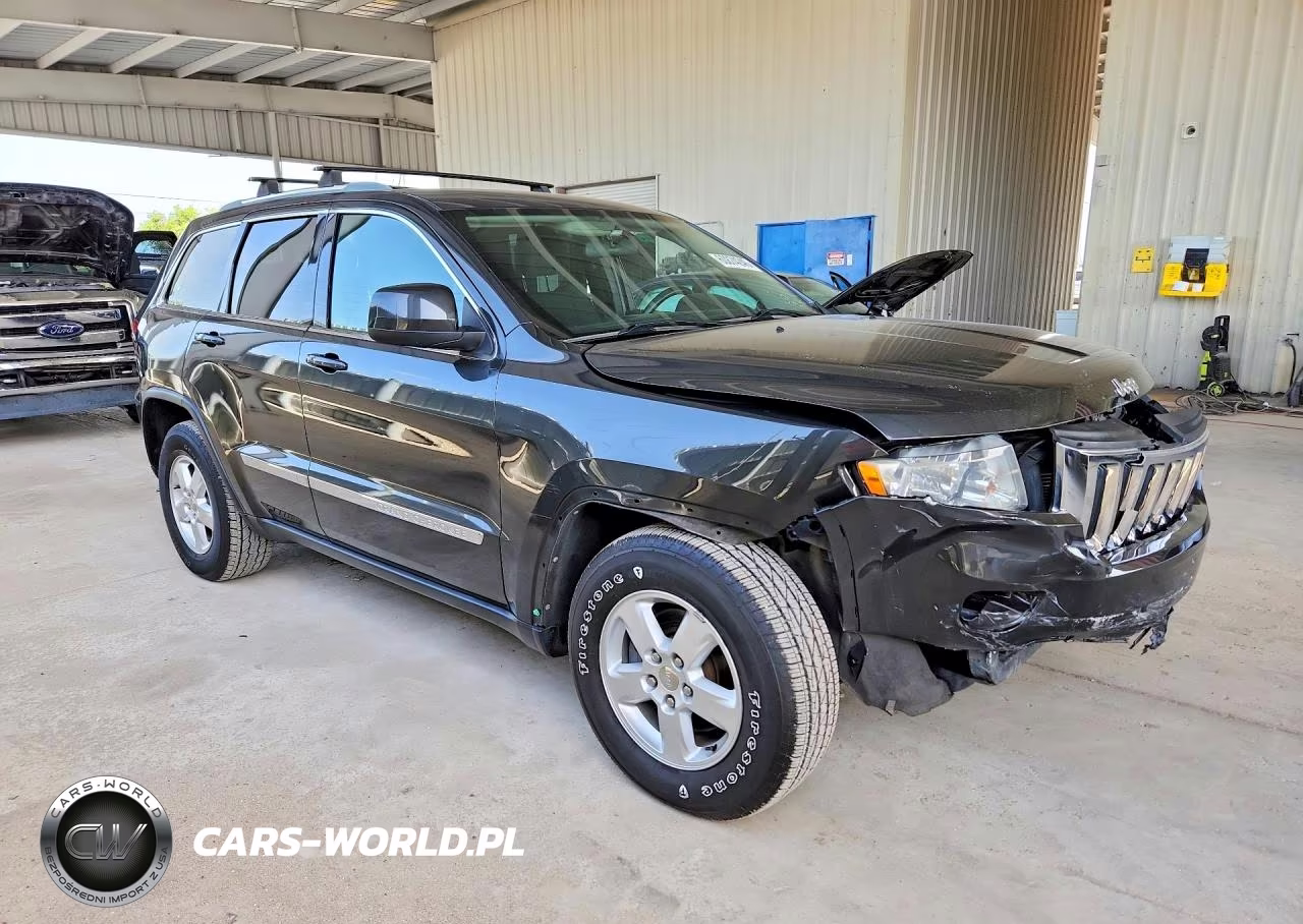 2011 Jeep Grand Cherokee Laredo VIN:1J4RR4GG2BC585425 - 4