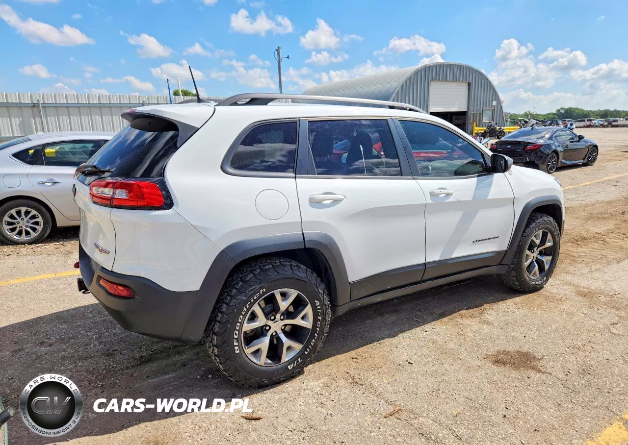 2016 Jeep Cherokee Trailhawk VIN:1C4PJMBS8GW321468 - 3