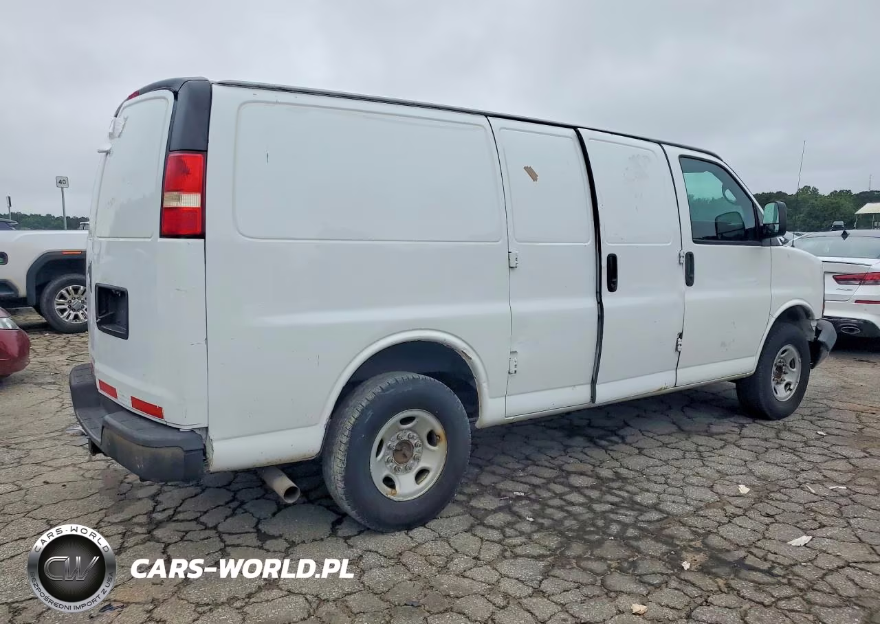 2015 Chevrolet Express G2500 VIN:1GCWGFCF8F1161093 - 3