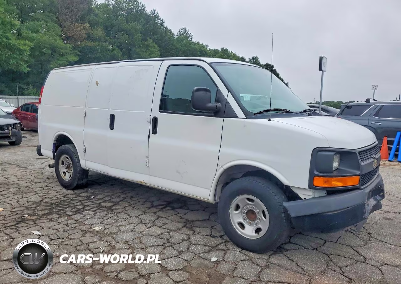 2015 Chevrolet Express G2500 VIN:1GCWGFCF8F1161093 - 4