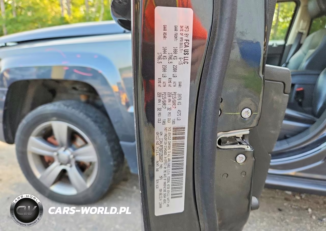 2015 Jeep Patriot Latitude VIN:1C4NJRFB6FD356857 - 10