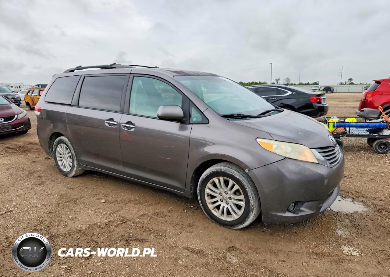 2012 Toyota Sienna Xle 8-Passenger VIN:5TDYK3DC9CS201092 - 4