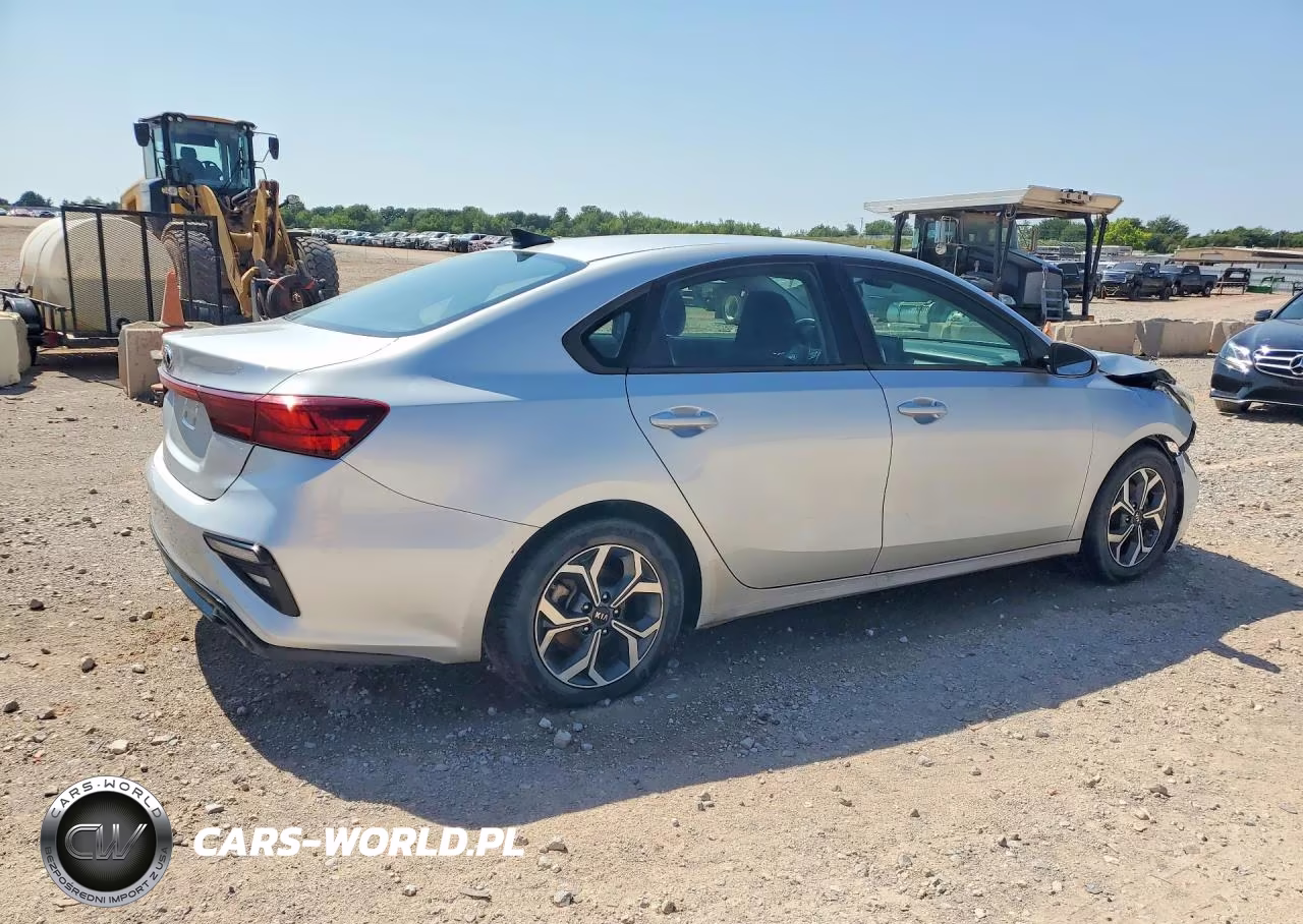 2021 Kia Forte VIN:3KPF24AD9ME269799 - 3