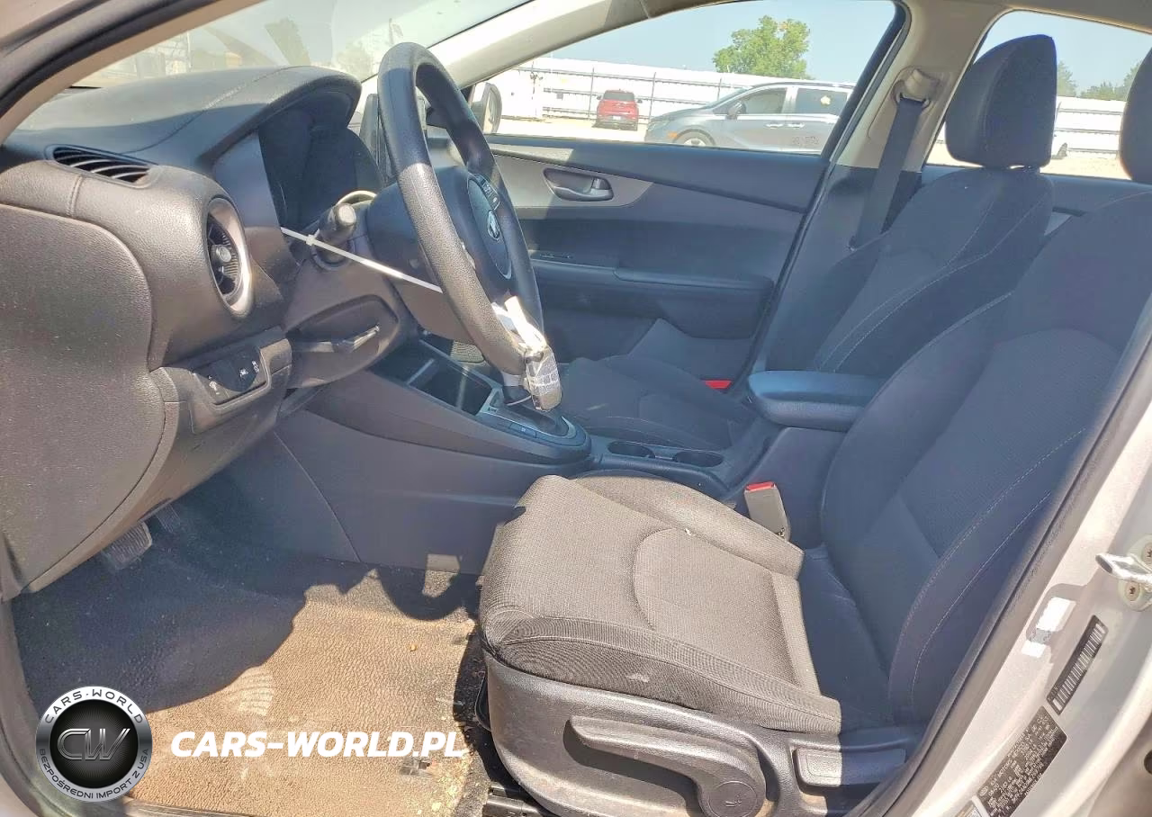 2021 Kia Forte VIN:3KPF24AD9ME269799 - 7